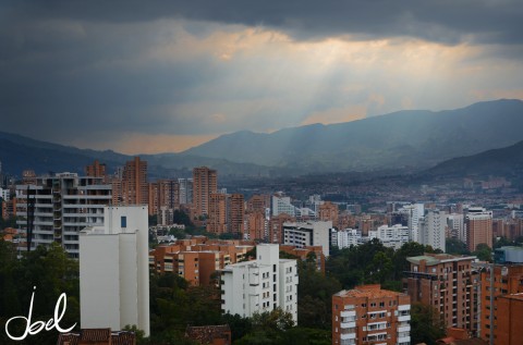 Medellin-Photos-Sunrays